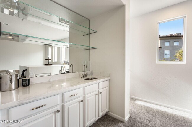 Building Photo - 28990 N White Feather Ln