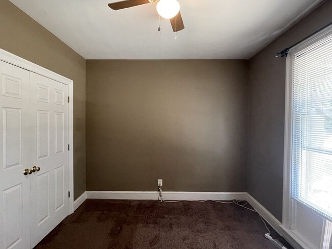 Building Photo - 3846 Ridge Ave