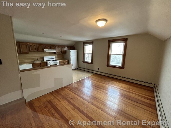 Building Photo - 83 Medford St