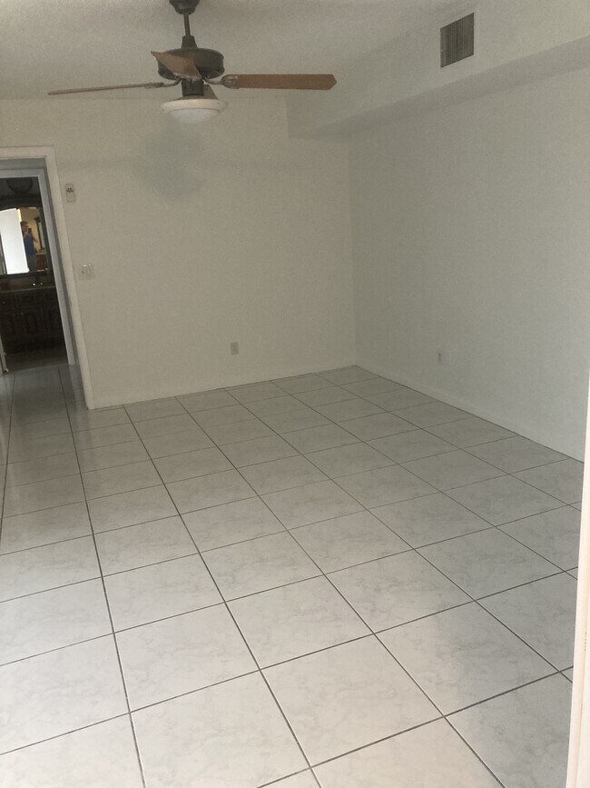 Building Photo - 775 SW 120th Way