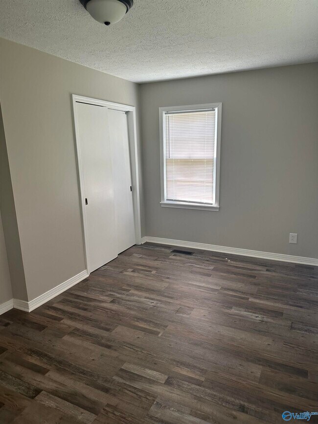 Building Photo - 407 Pecan Ave