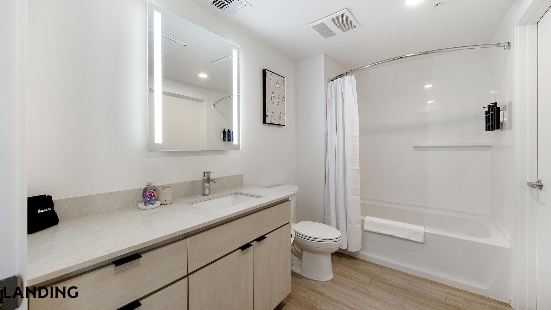 Building Photo - 707 S Farmer Ave