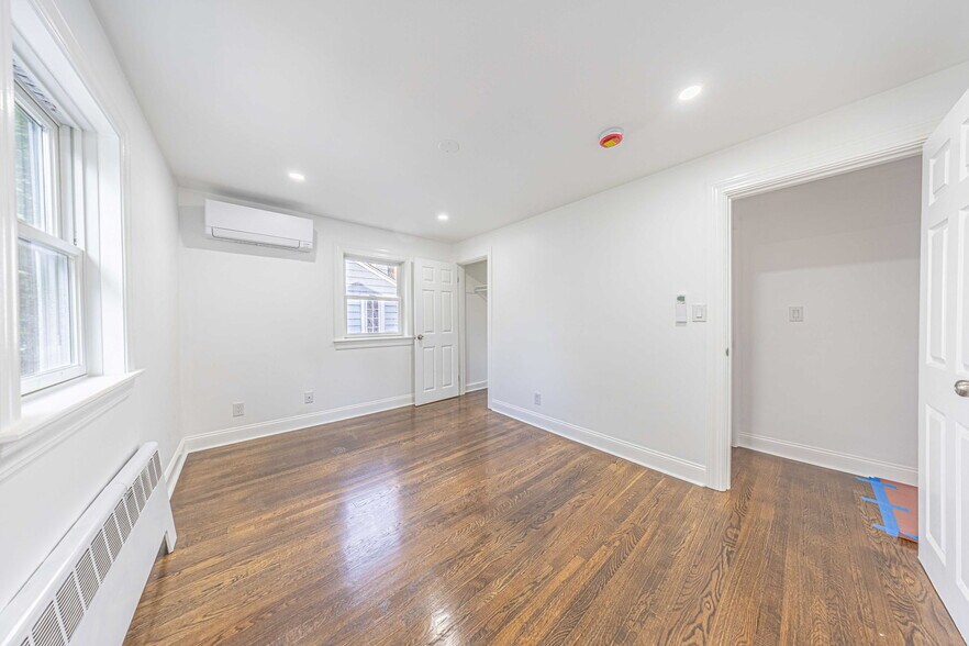 Building Photo - 32 Villa St