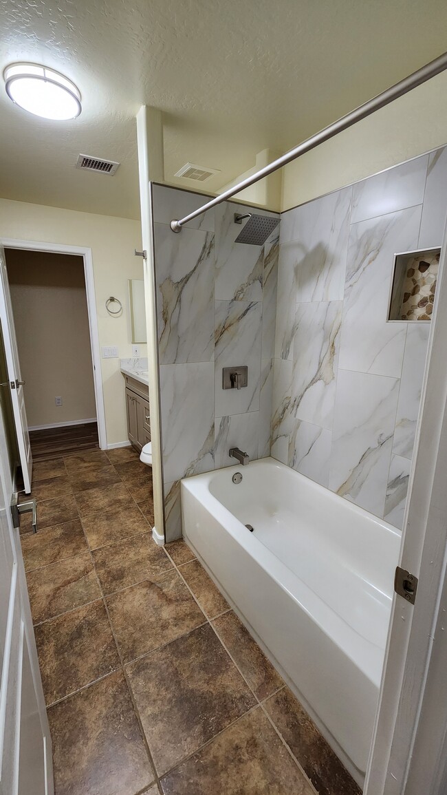 2nd bathroom - 4228 E Renee Dr