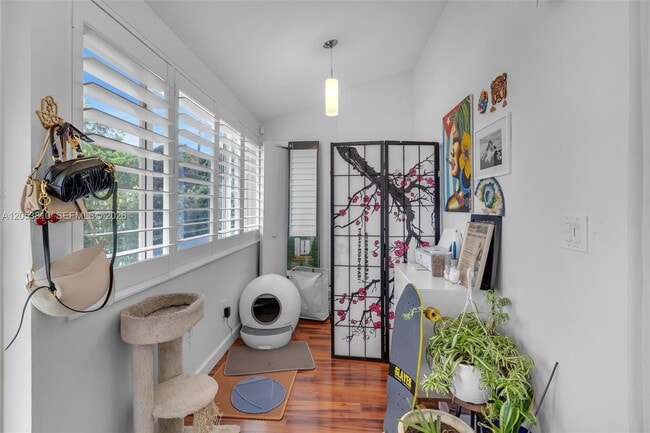 Building Photo - Northwest Flagler Terrace, Miami, FL 33125 - 2 BR 1 BA house