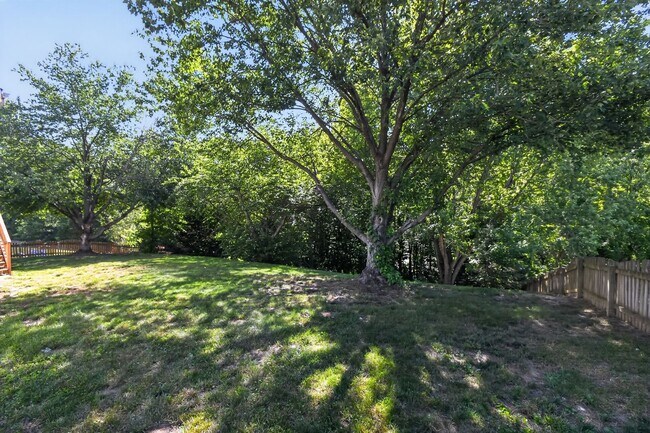 Building Photo - Meticulously maintained & spacious 4 Bd/2 full & 2 half bath home  Home in Dawson's Landing - Pet...