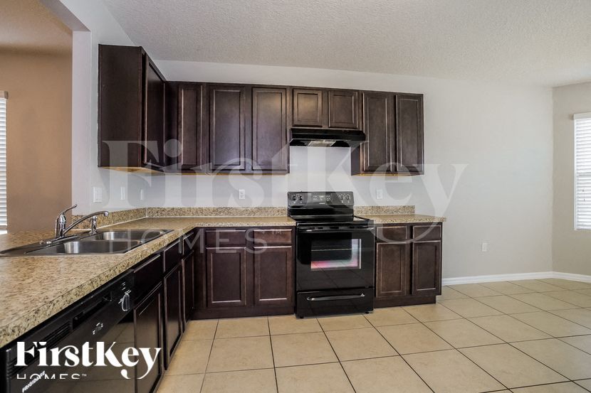 Building Photo - 2295 Sequoia Way