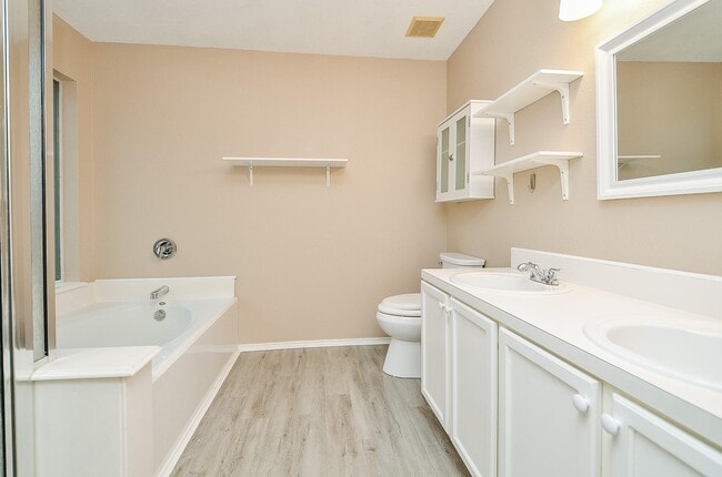 Building Photo - 4818 King Hallow Ln