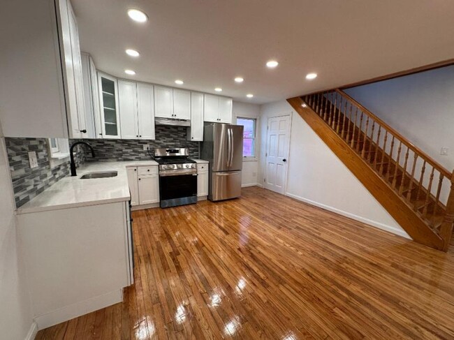 Primary Photo - 3 bedroom in Brooklyn NY 11231