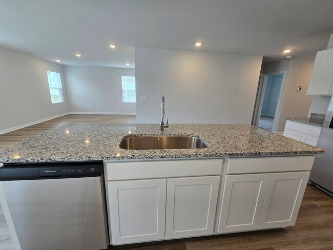 Building Photo - For Rent - Coastal Living Near Sunset Beach!