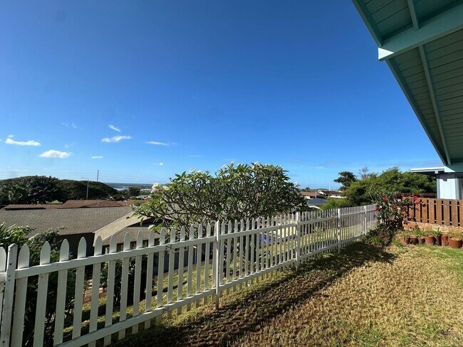 Building Photo - Village Park -3 Bed/ 2 Bath/ 2 Parking