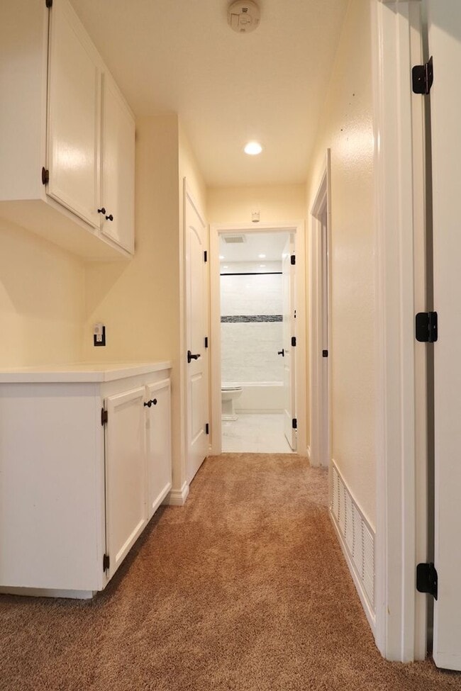 Building Photo - Welcome to this updated single-story 3-bedroom, 2-bath home located in the desirable Fairfield Mi...