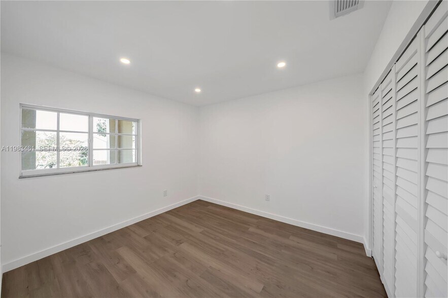 Building Photo - 13914 SW 101st Ln