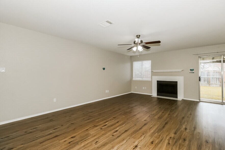 Building Photo - 2617 Eastwood Ln