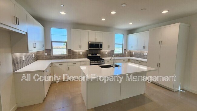 Building Photo - 35944 Randall Ln