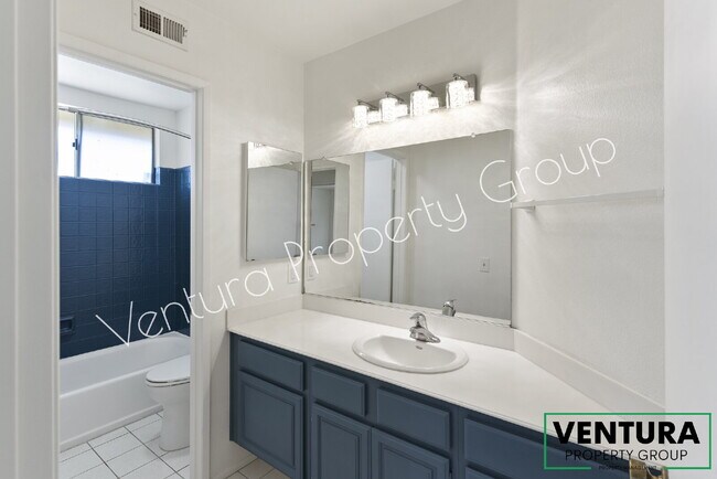 Building Photo - Spacious 4-Bed, 3-Bath Gem in Camarillo Heights