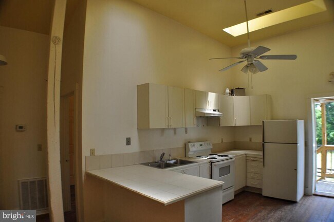 Building Photo - 5116 Berclair Plantation Ln