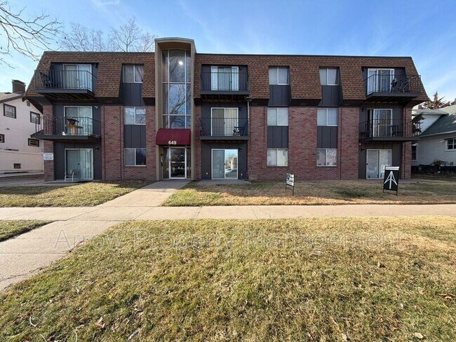 Building Photo - 649 S 18th St