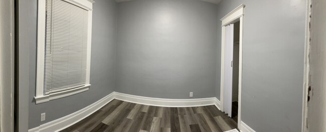 Front bedroom panorama with closet - 256 Weyl St