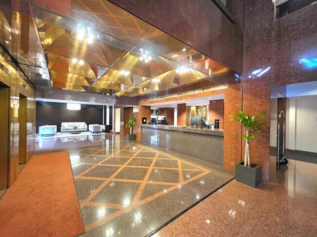 Building Photo - 1530 Key Blvd