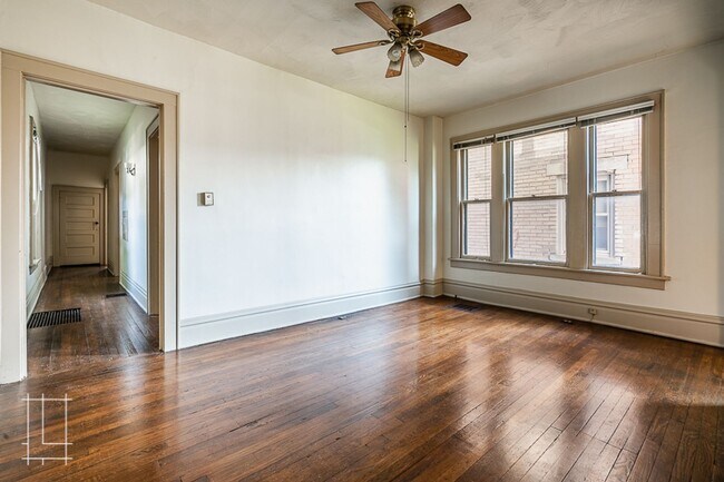 Building Photo - 35 Lundy St