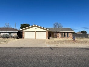Building Photo - Beautiful Home on a Corner Lot