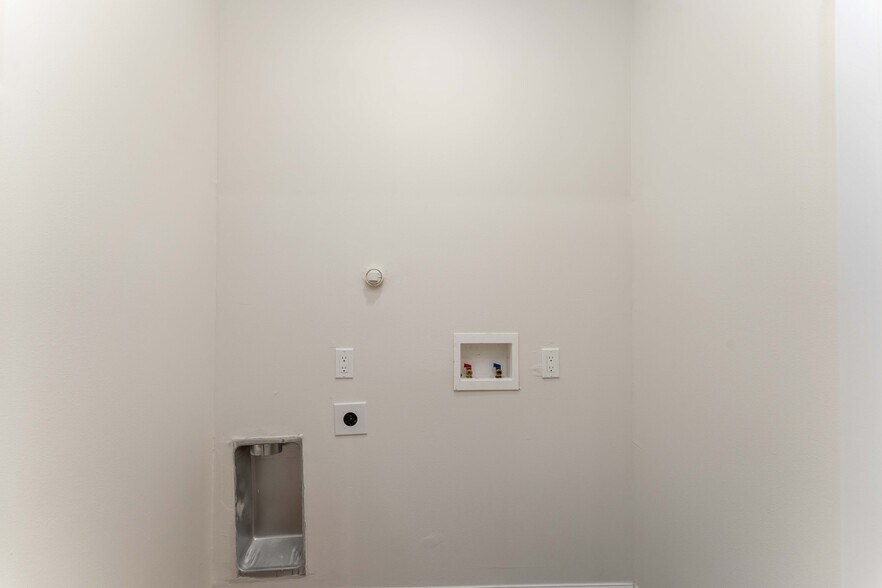 Building Photo - 9915 Porto Rico Rd
