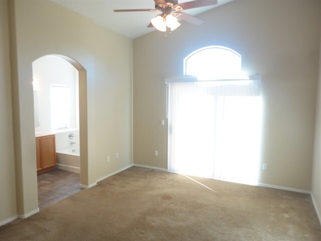 Building Photo - 5711 W Shady Grove Dr