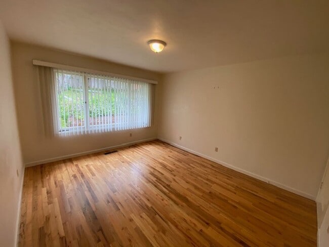 Building Photo - 3093 Hermitage Rd