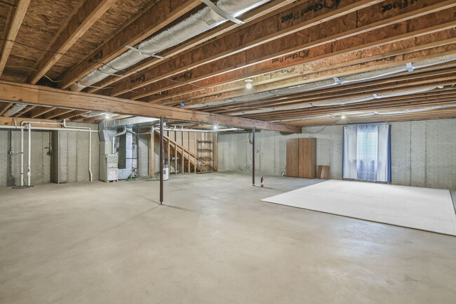 Building Photo - 2820 Wordsworth Dr