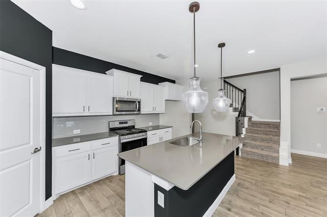 Building Photo - 11524 Leeson St