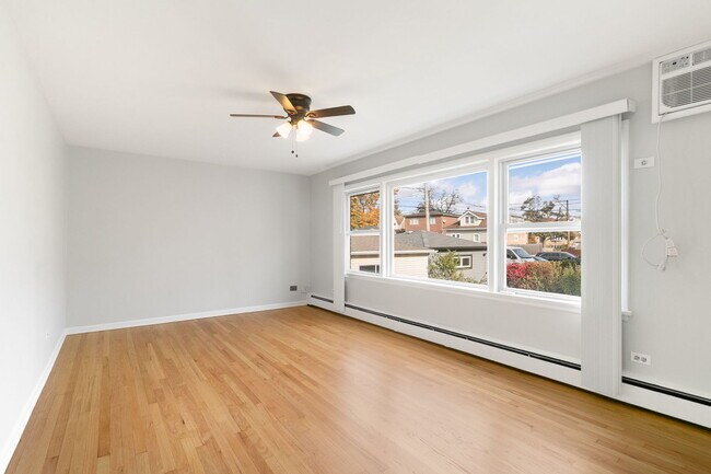 Building Photo - 8910 Grand Ave