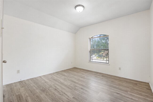 Building Photo - 23906 Fairport Harbor Ln