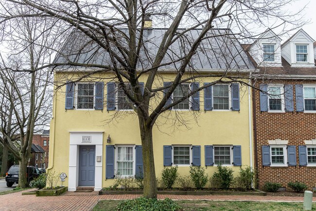 Building Photo - 800 Wolfe St