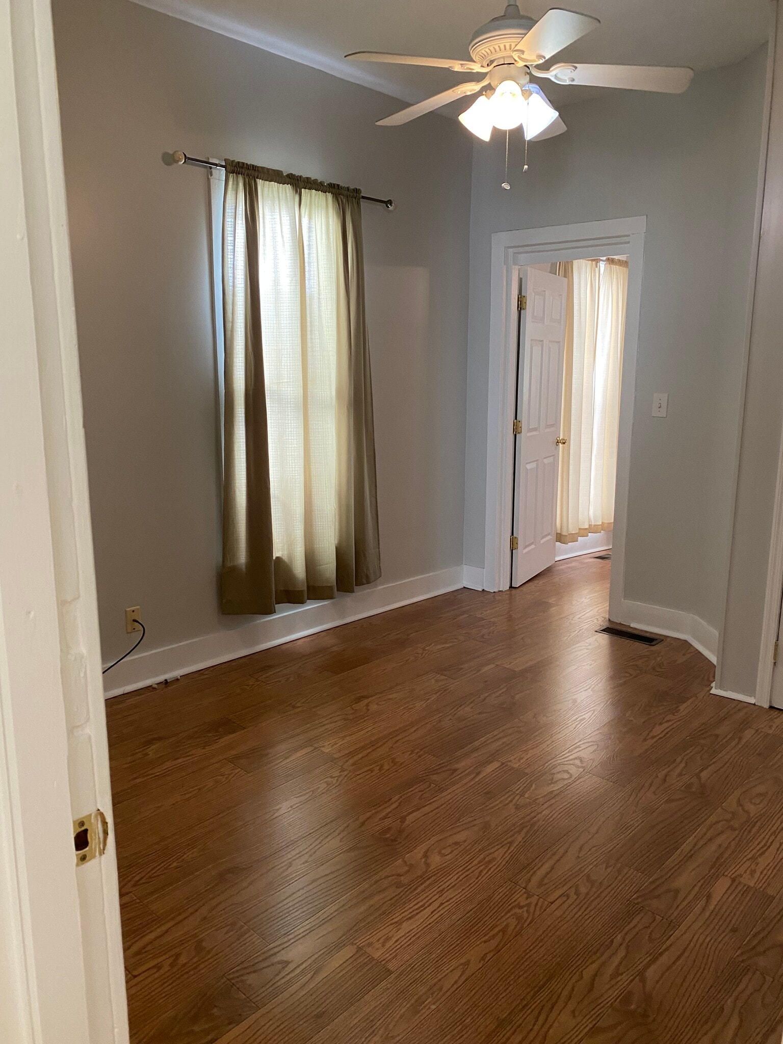 Building Photo - 211 Burns Ave