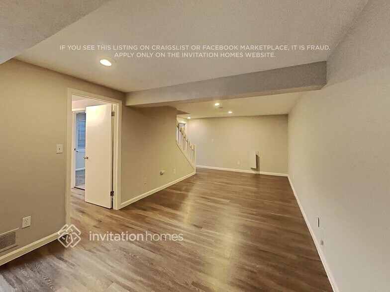 Building Photo - 18274 E Bellewood Dr