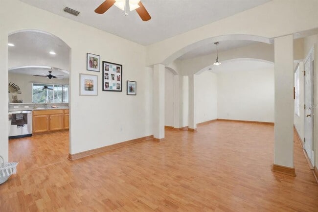 Building Photo - 5810 Hummingbird Ct