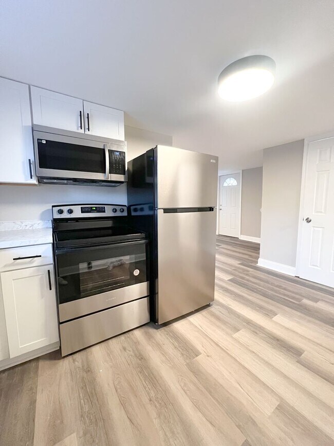 Building Photo - Move-In Specials Available! Completely Rem...