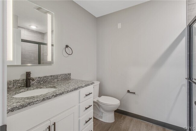 Building Photo - 15 Loso Dr