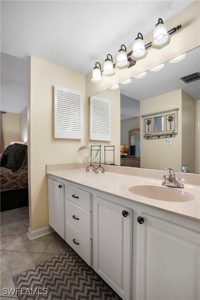 Building Photo - 3443 Gulf Shore Blvd N