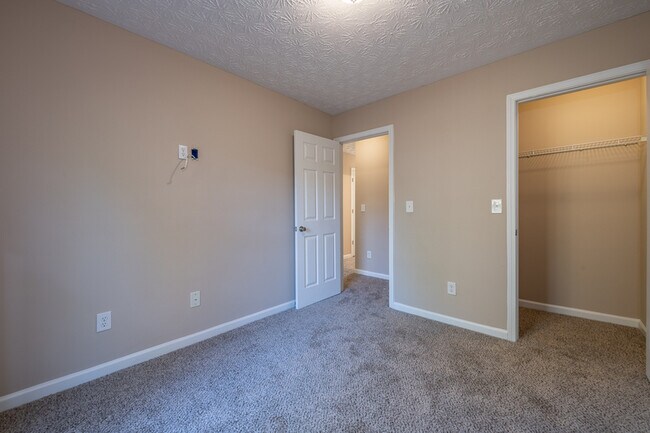 Building Photo - 6246 Redan Overlook