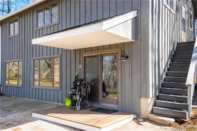 Building Photo - 56 S Rd