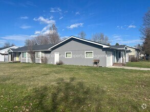Building Photo - 2 bed, 2 bath duplex in Hayden!