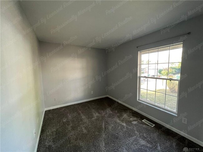 Building Photo - 170 Pinecone Ln