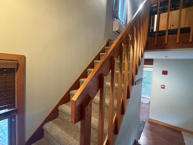 Building Photo - WINTER RENTAL - Cozy Condo in Gilford