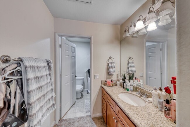 Building Photo - Gated community with pool and spa 2 bed 2 ...