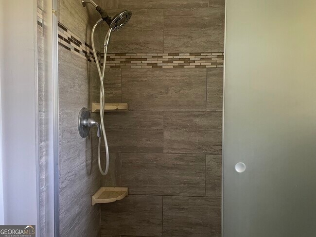 Building Photo - 3050 Rebecca Dr SW