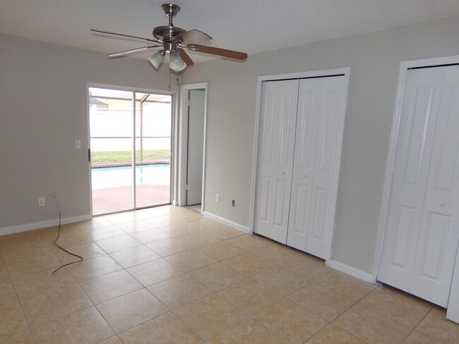 Building Photo - 111 Lochness Ln