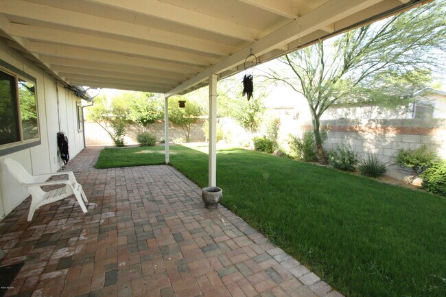 Building Photo - 2683 W Fanbrook Rd