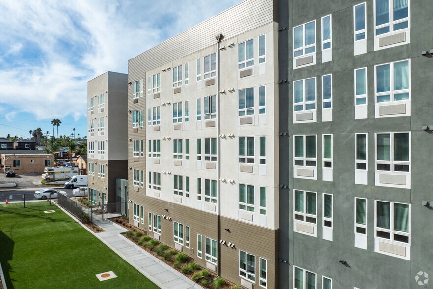 Building Photo - Naranja Apartments